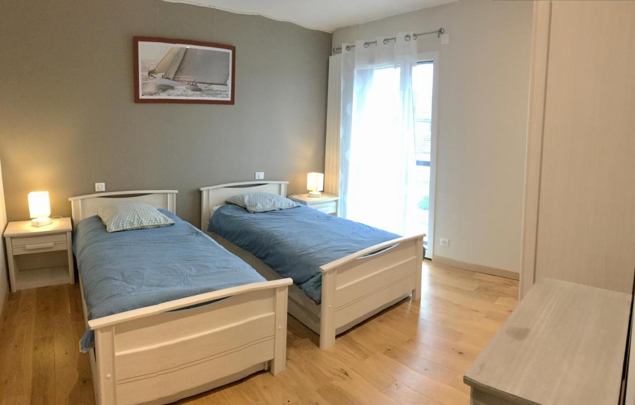2 Pieces Avec Acces Piscine Interieure * Larmor-Plage